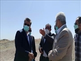 گزارش تصویری/ بازدید فرماندار بهارستان از خط انتقال فاضلاب و محل احداث تصفیه خانه شهرستان 