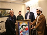 دیدار مسئولان شهرستان دماوند با خانواده  شهید طلبه مجید بهنام