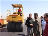 آغاز عملیات مکانیزه روکش آسفالت کمربندی شمالی قرچک با حضور فرماندار