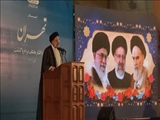 آیت الله رئیسی: مسئولان باید به مردمی که با همه وجود پای انقلاب ایستادگی کرده اند، با همه وجود خدمت کنند