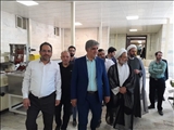 بررسی موانع و مشکلات کارخانه تولید شکلات و قهوه در روستای سرخه حصار با حضور فرماندار تهران