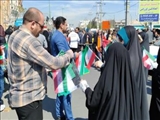 گزارش تصویری/ توزیع 5 هزار پرچم ایران، حزب الله و فلسطین در راهپیمایی روز قدس