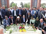 معتمدیان در گلزار شهدای گمنام قرچک با شهدای این شهرستان تجدید میثاق کرد
