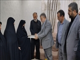 استاندار تهران با خانواده شهید محمد دکامئی دیدار کرد/ تجلیل از ایثارگری شهید جوانی که خودرو شخصی‌اش را به سپاه وقف کرد