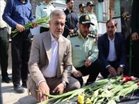 عطرافشانی گلزار شهدای شهرستان بهارستان در امام زاده باقر(ع) به مناسبت هفته فراجا