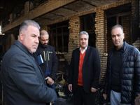 بازدید معاون برنامه‌ریزی و توسعه فرمانداری بهارستان از واحد تولیدی آسیب‌دیده در آتش‌سوزی لکه صنعتی الهیه