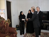 تجلیل ویژه فرماندار از یک معلم پیشکسوت شهرستان بهارستان