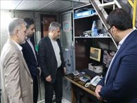 بازدید شبانه فرماندار بهارستان از جایگاه‌های سوخت برای بررسی آمادگی و روند عرضه بنزین