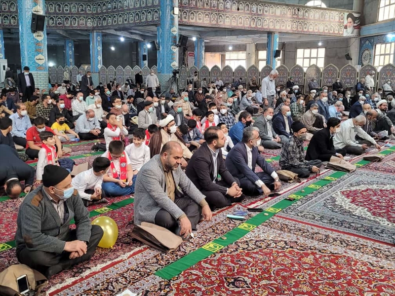 حضور فرماندار قدس در آئین نماز