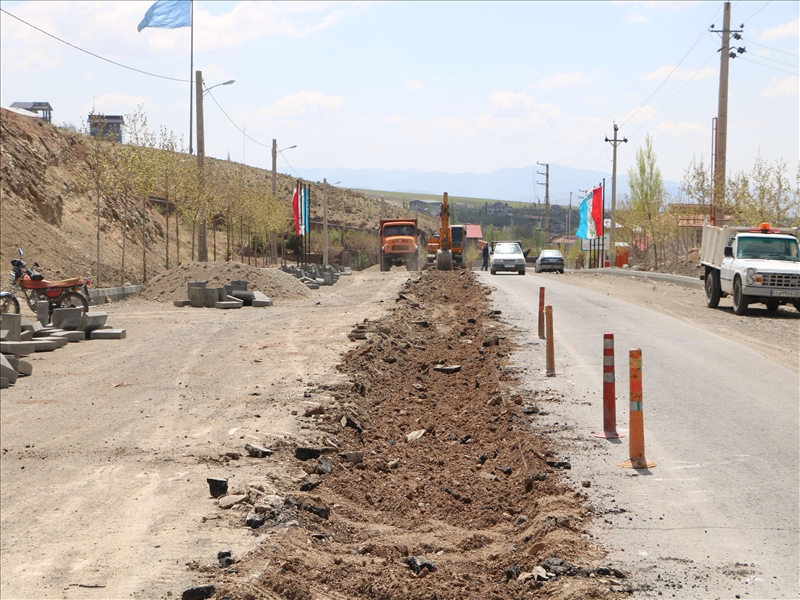 طاهرخانی: دهیاران نقش مهمی در شکوفایی