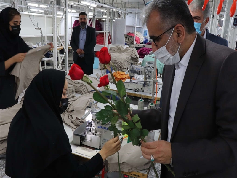 تجلیل فرماندار شهرستان قدس از کارگران