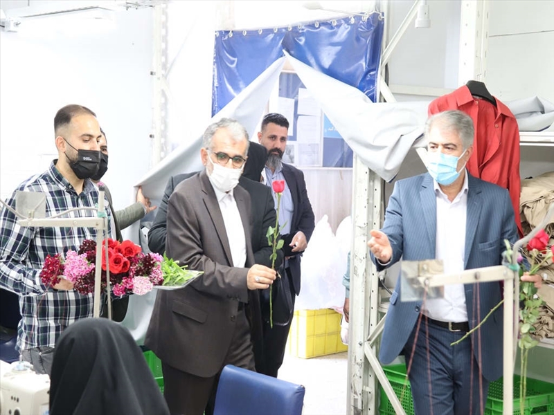 تجلیل فرماندار شهرستان قدس از کارگران