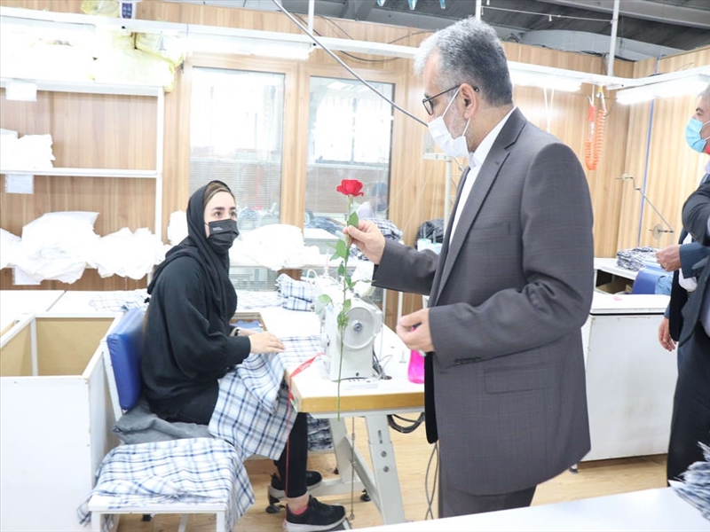 تجلیل فرماندار شهرستان قدس از کارگران
