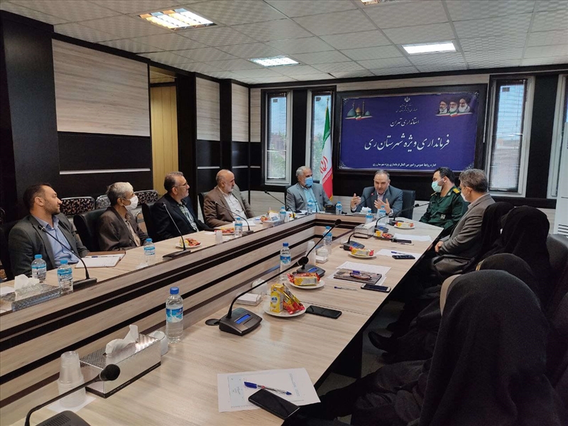 نشست صمیمی فرماندار ویژه شهرستان