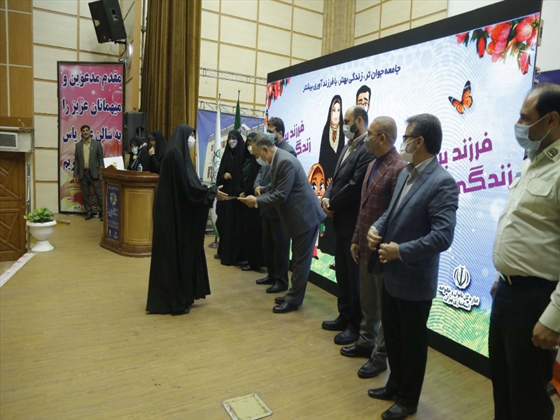 تجلیل از نوزده ماما شاغل در باقرشهر