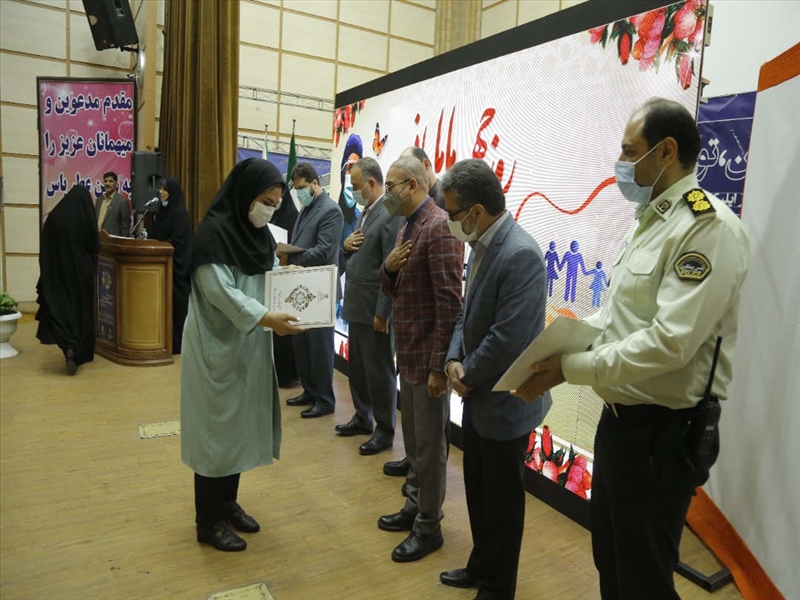 تجلیل از نوزده ماما شاغل در باقرشهر