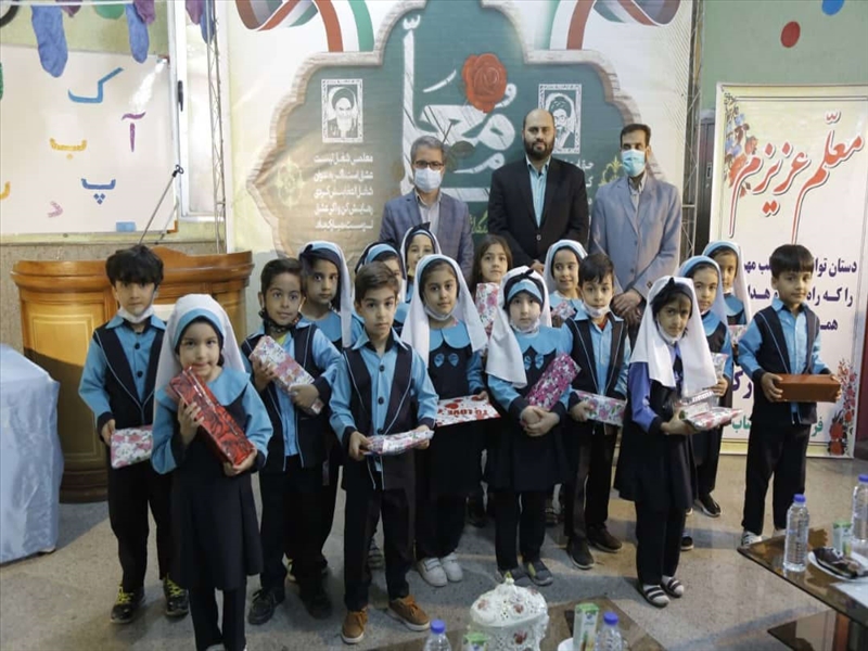 تجلیل شهردار باقرشهر از ۵۴ معلم