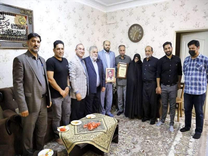  دیدار شهردار باقرشهر با خانواده