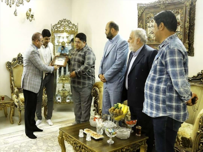  دیدار شهردار باقرشهر با خانواده