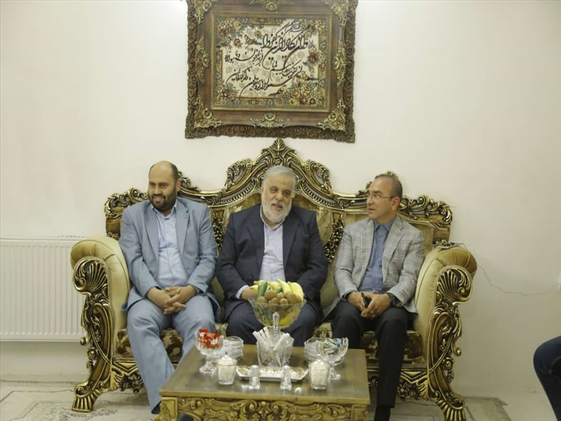  دیدار شهردار باقرشهر با خانواده