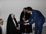 به مناسبت دهه کرامت؛  توسط فرماندار شمیرانات از مادر بزرگوار شهید احمد اسکندری در روستای امامه پایین بخش رودبار قصران تجلیل شد