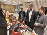 بازدید فرماندار قدس نمایشگاه بومی و‌ محلی با مشارکت کارآفرینان شهرستان
