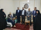 در تکریم یک جانباز؛ فرماندار قدس به همراه رئیس بنیاد شهید و رئیس اداره برق با رضا جهان‌تیغ دیدار کرد