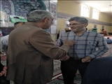<br/>جمعه هفدهم تیرماه 1401<br/>گفتگوی چهره به چهره فرماندار شهرستان بهارستان با مردم در نماز جمعه<br/>