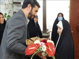 تجلیل فرماندار اسلامشهر از دختران دو شهید مدافع حرم