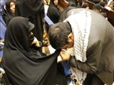 امروز جوانان ما با تأسی به آموزه های مادران گرانقدر شهداء در برابر تمامی جبهه کفر ایستاده اند