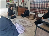 بازدید مسئولین بهزیستی شهرستان ری از منزل بانوی سرپرست خانوار