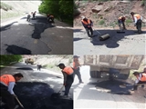   لکه گیری آسفالت روستای انزها از بخش مرکزی شهرستان فیروزکوه
