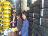 گشت مشترک بازرسی از واحد‌های صنفی لاستیک خودرو و خوار و بار فروشی در سطح شهرستان فیروزکوه