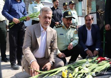 عطرافشانی گلزار شهدای شهرستان بهارستان در امام زاده باقر(ع) به مناسبت هفته فراجا