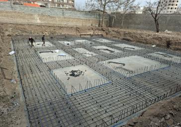 تداوم روند احداث دبیرستان ۱۲ کلاسه شهید سردار حسین سلامی در بومهن