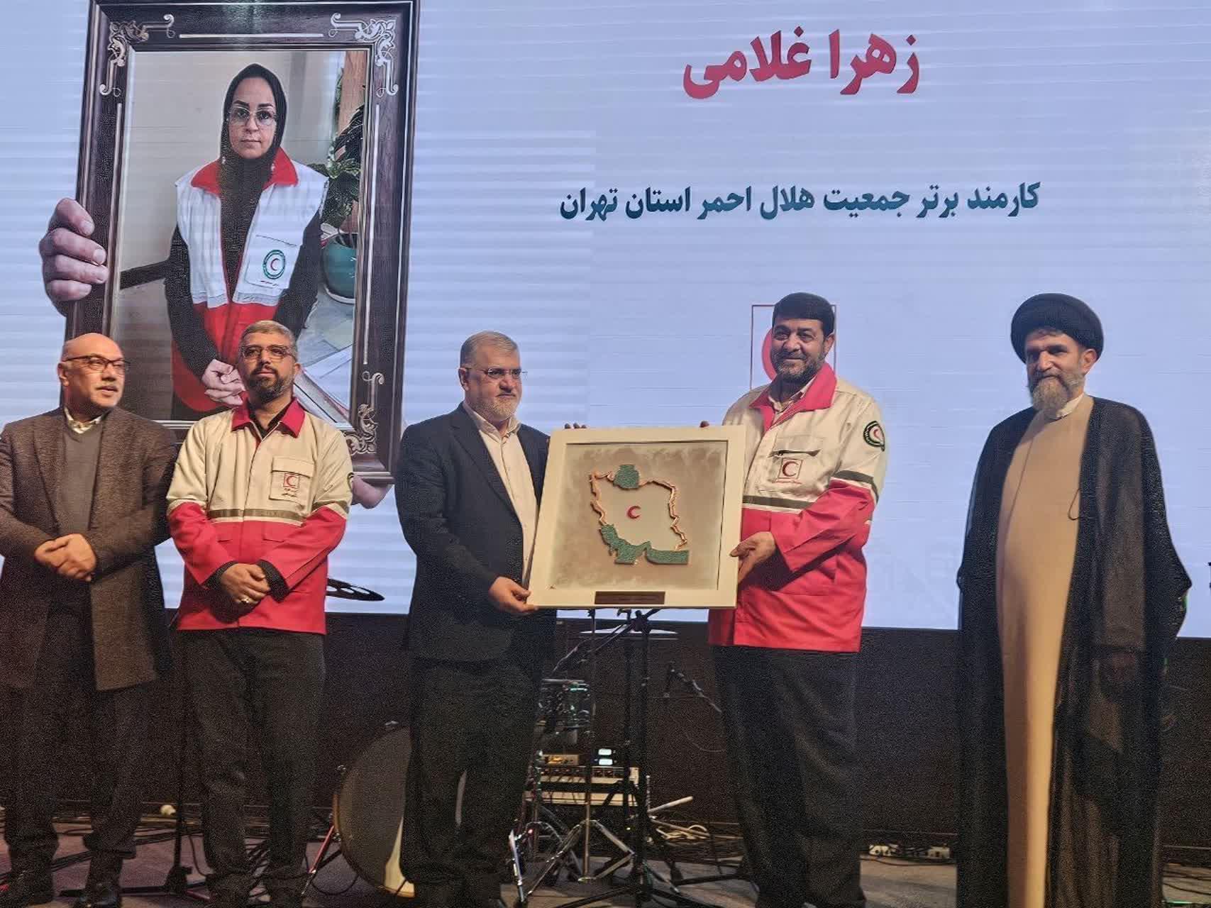 داوطلبان هلال احمر الگوی خدمت بی‌منت در کشور هستند