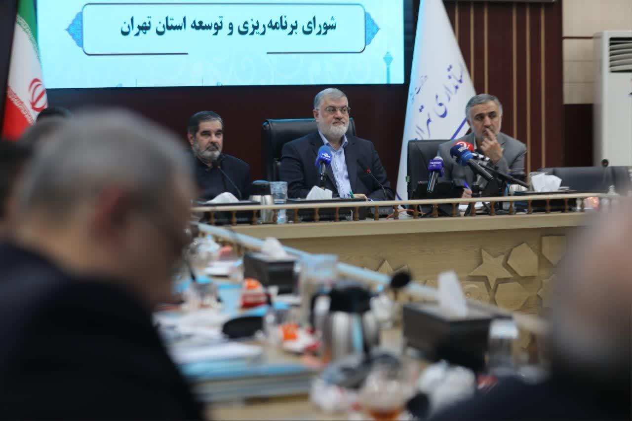 تدوین و اجرای نقشه راه توسعه شهرستان‌های استان با تأکید بر شاخص‌های استاندارد