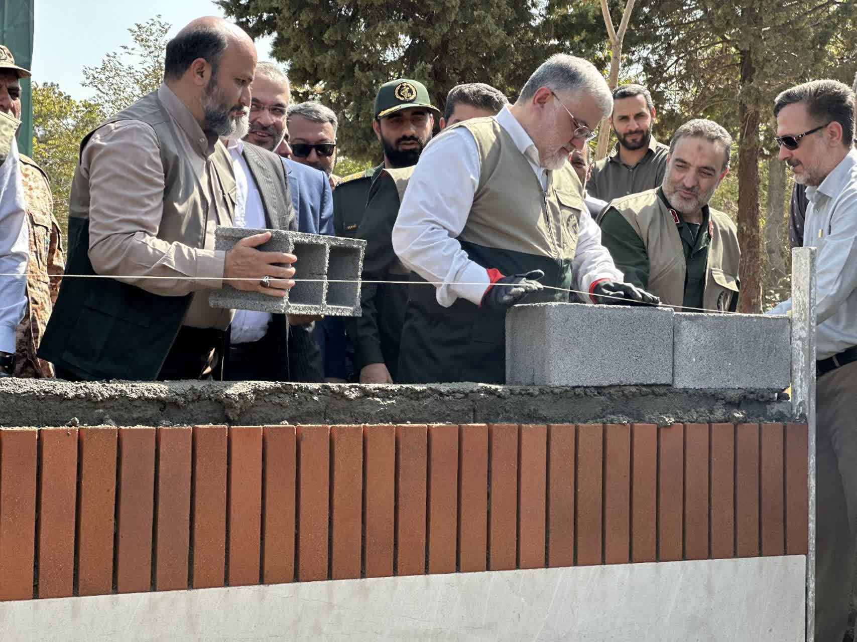  آیین خشت‌گذاری ۱۱۰ مدرسه جدید در تهران 