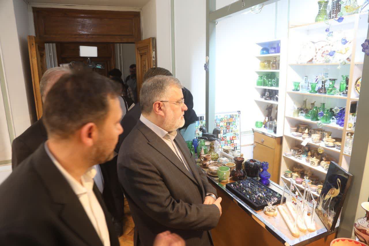 اولین برنامه تهران گردی استانداری به مناسبت «هفته تهران» به روایت دوربین روابط عمومی